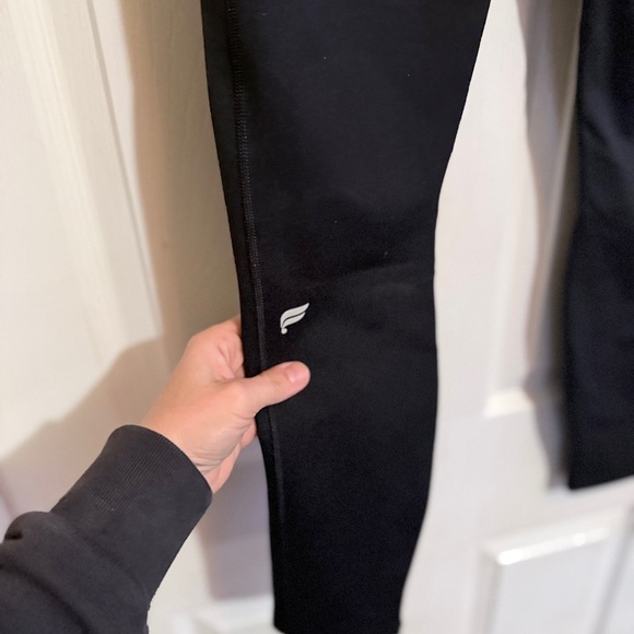 NWT Fabletics PowerHold Leggings with Pockets - Picture 7 of 9
